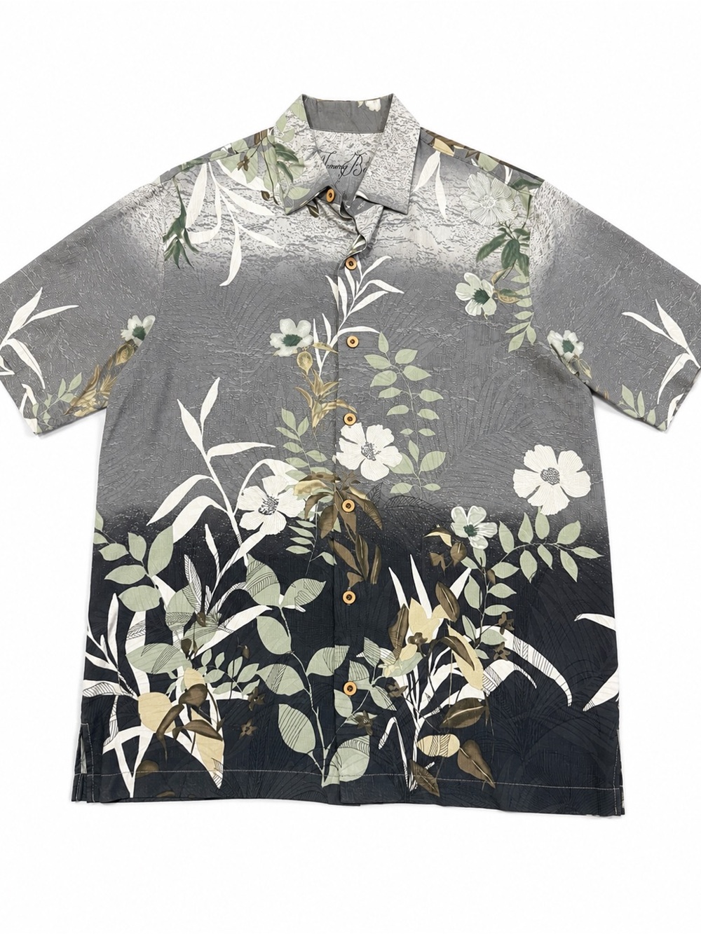 Tommy Bahama 100% Silk Floral Hawaiian Shirt Size Medium Short Sleeve